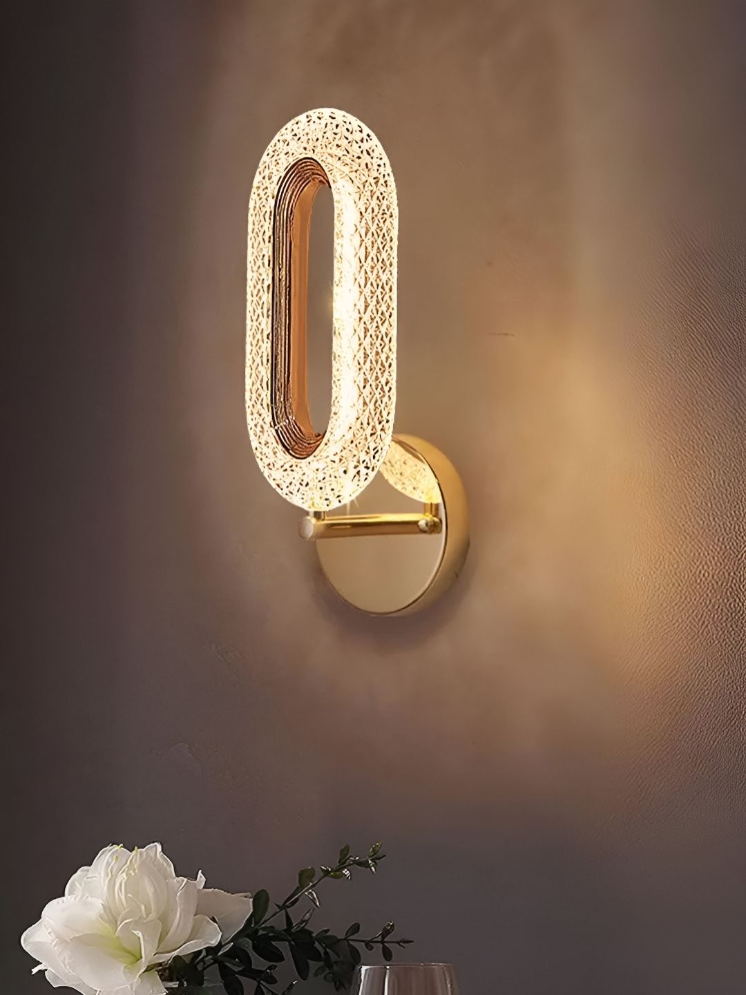 Sinoman Gold-Toned & White Acrylic Abstract Shaped Shaped Wall Lamp-image-17