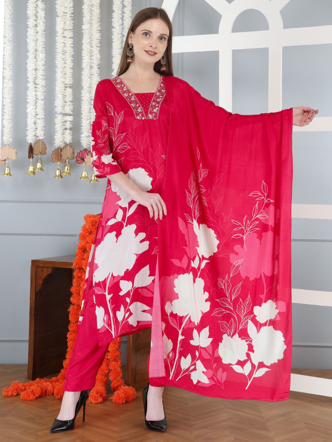 Anouk Women Floral Printed Kurta with Trousers & Dupatta