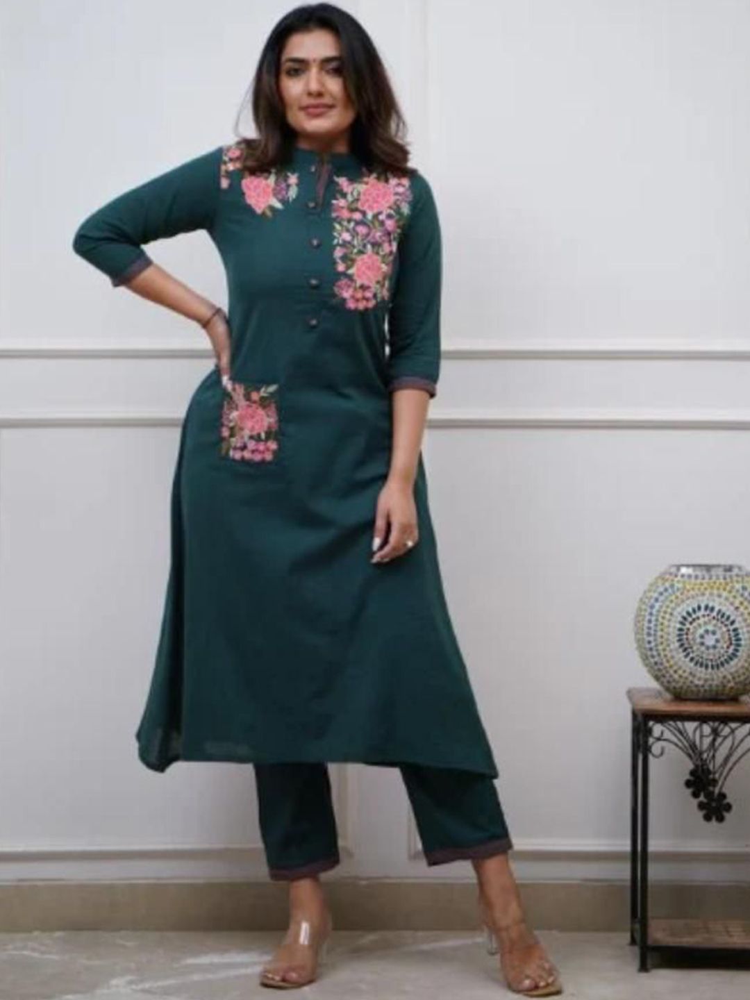 Aaysa Kurti Floral Embroidered Mandarin Collar Pure Cotton Kurta With Trouser