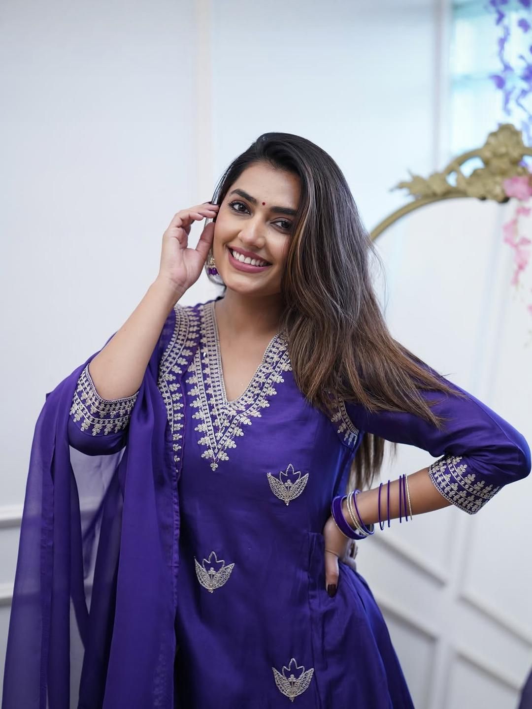 URMIR FASHION Women Blue Embroidered Kurta Set