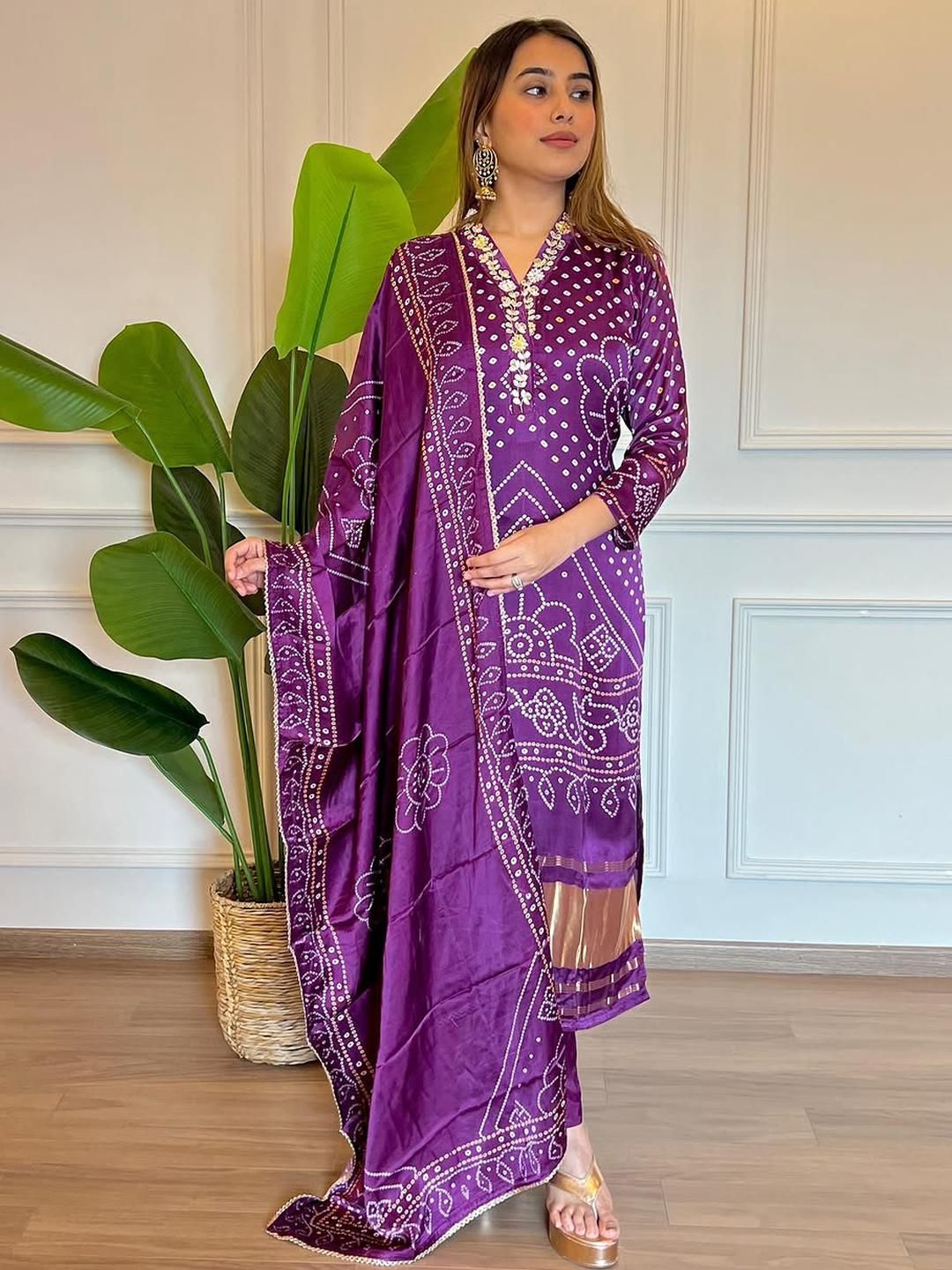 URMIR FASHION Women Bandhani Printed Kurti with Pyjamas & With Dupatta