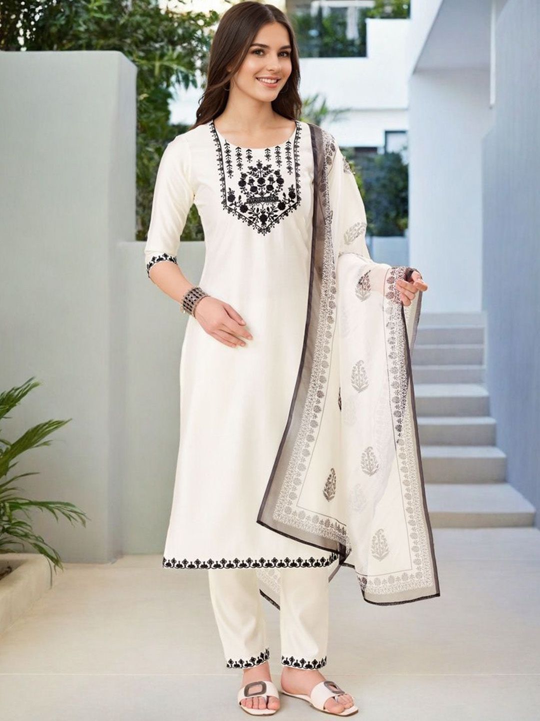 SZN Floral Embroidered Round Neck Thread Work Straight Kurta With Trousers & Dupatta