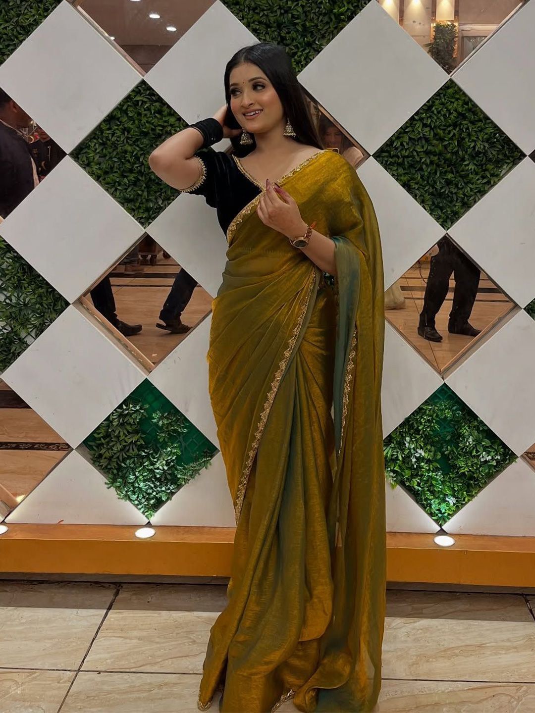 Being Naari Beads and Stones Embellished Border Saree-picture-11