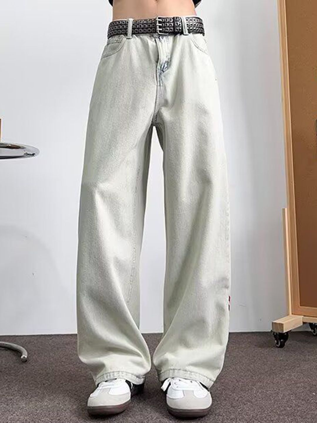 StyleCast x Revolte Men Wide Leg Mid-Rise Clean Look Jeans-picture-10