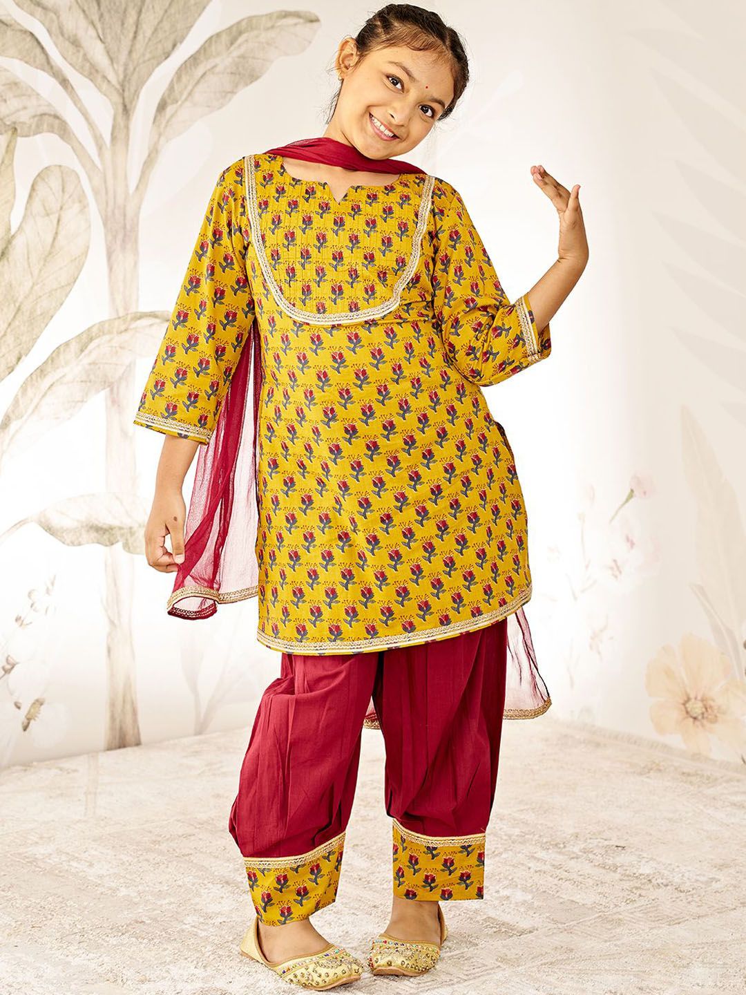 VASTRAMAY Girls Ethnic Motifs Printed Pure Cotton Kurta with Patiala & Dupatta-picture-54