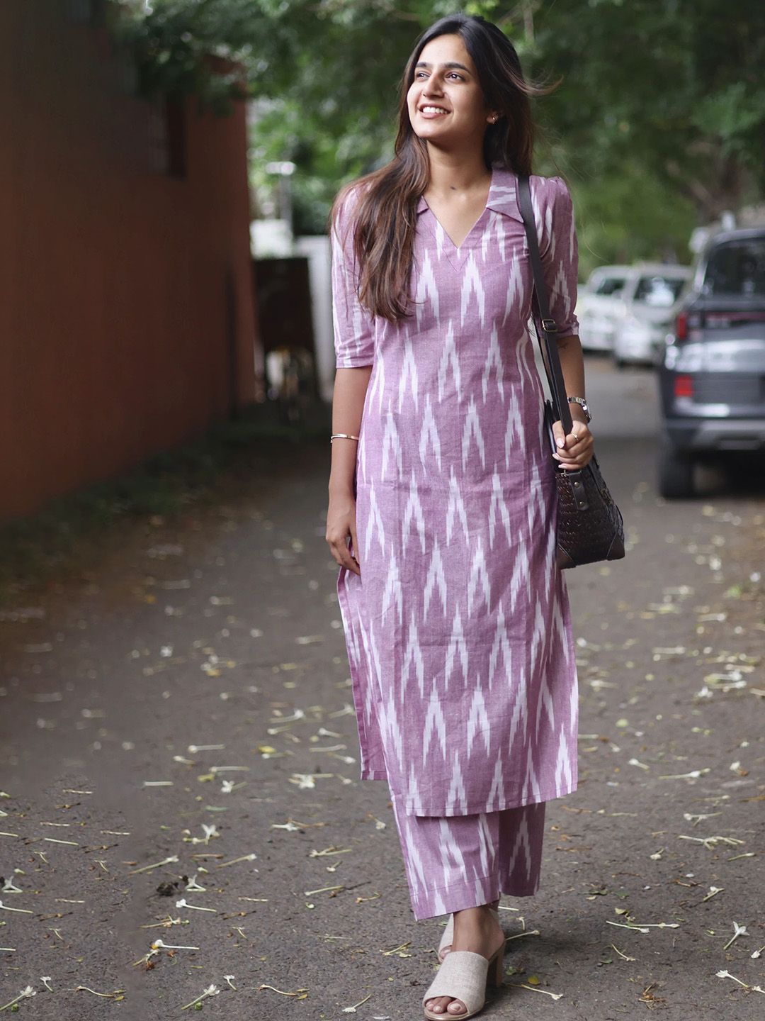 GoSriKi Women V-Neck Printed Regular Kurta with Trousers