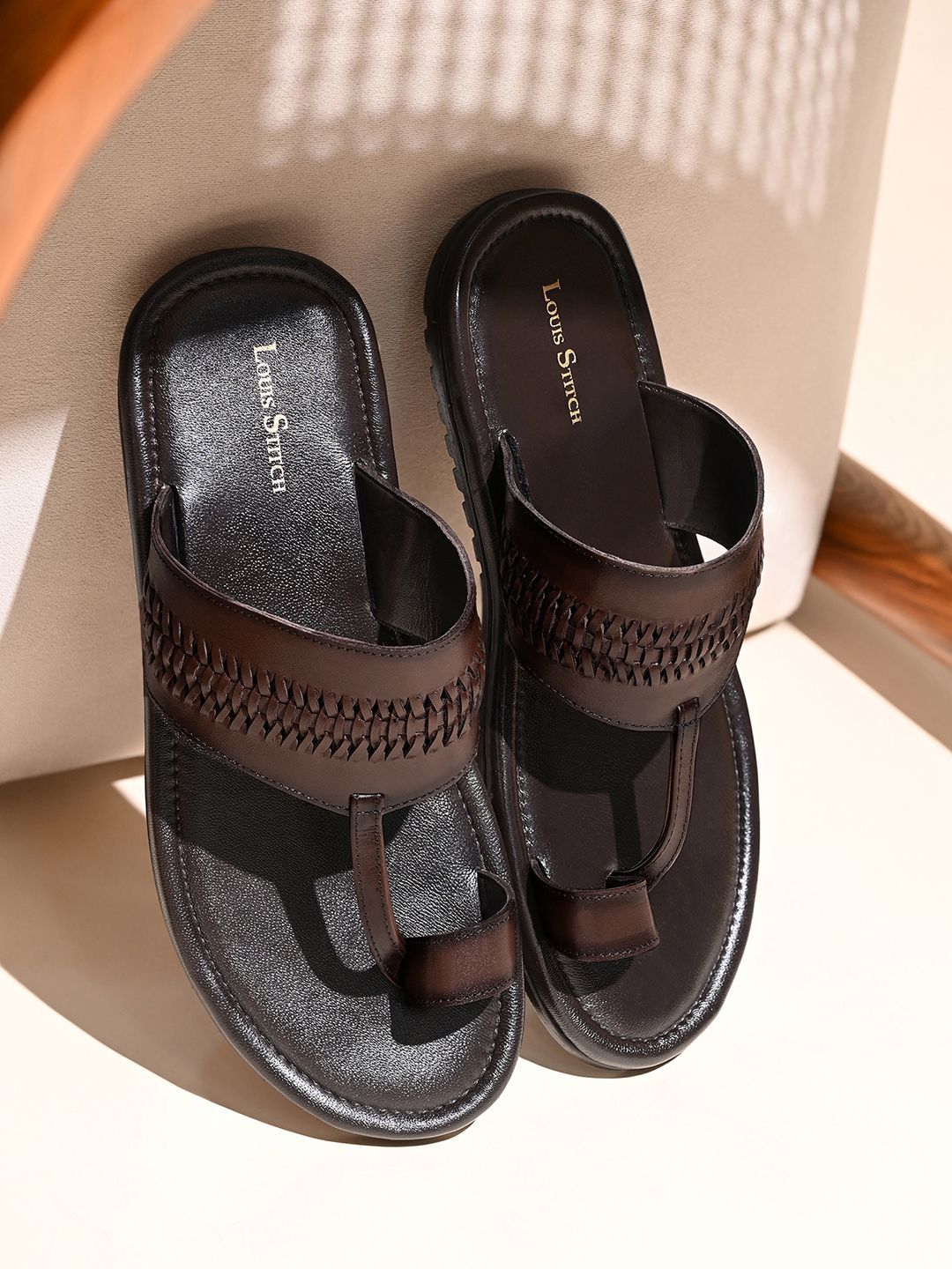LOUIS STITCH Men Ethnic Kolhapuri Style Lightweight Toe Ring Leather Sandal-image-20
