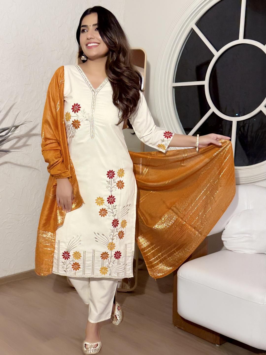 CaniBani Women Ethnic Motifs Embroidered Regular Kurta Set