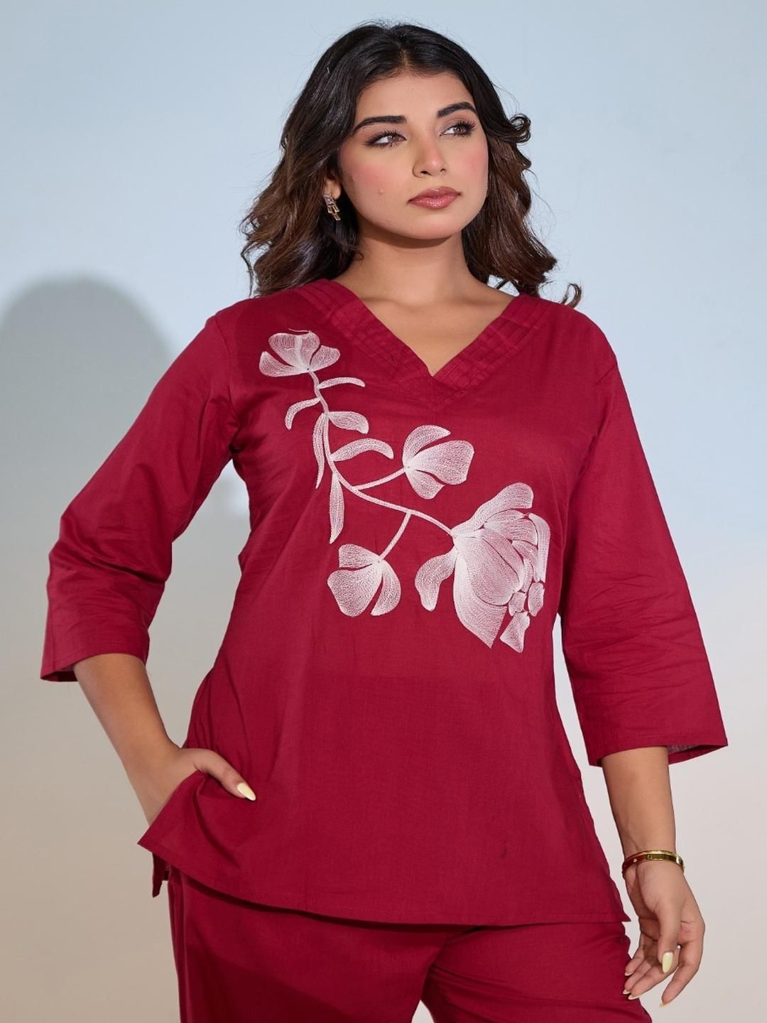 VIPY HANGER Women Maroon Kurta Sets