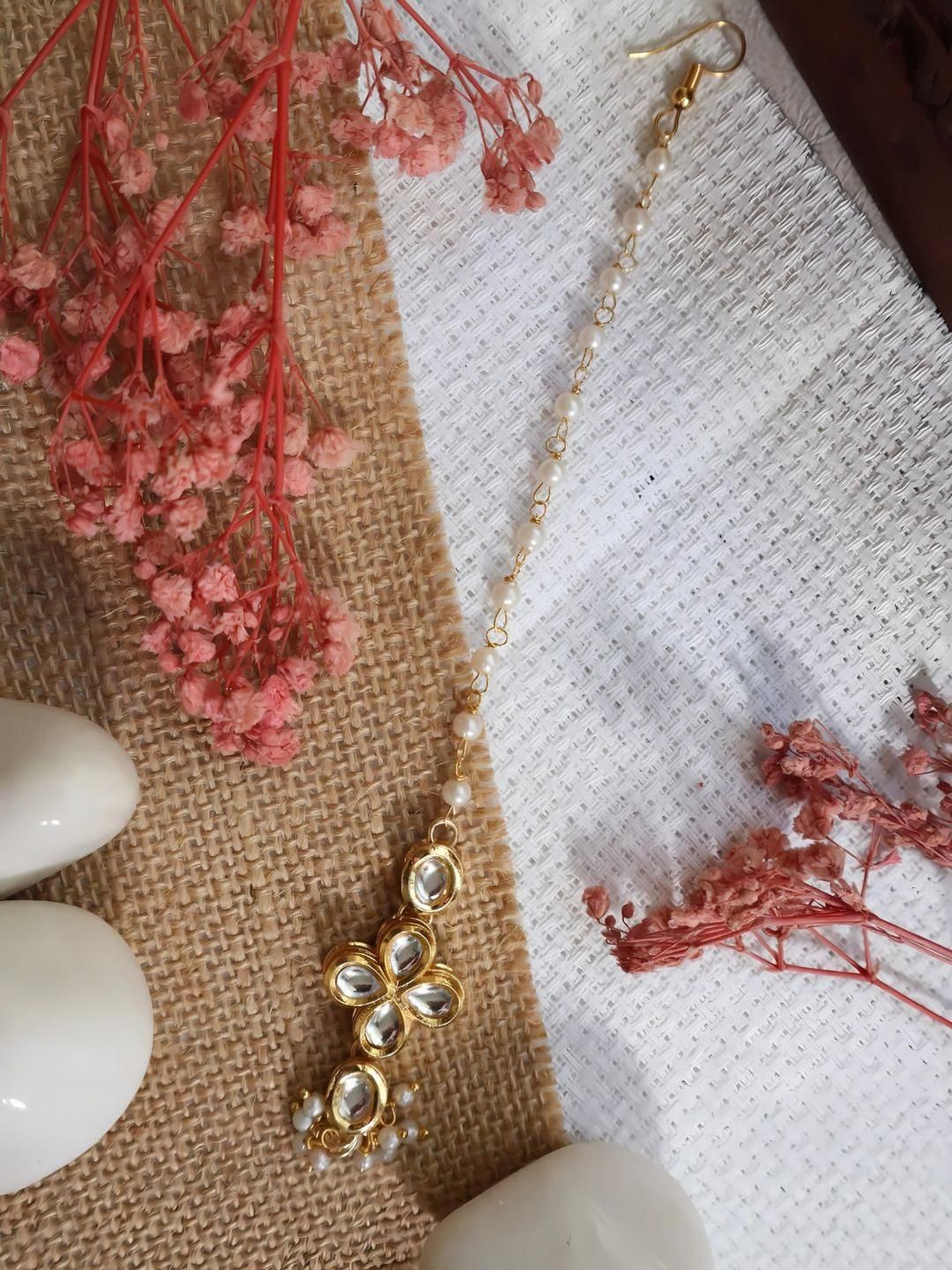 Kamule Kundan Embellished Glow Maang Tikka-picture-36