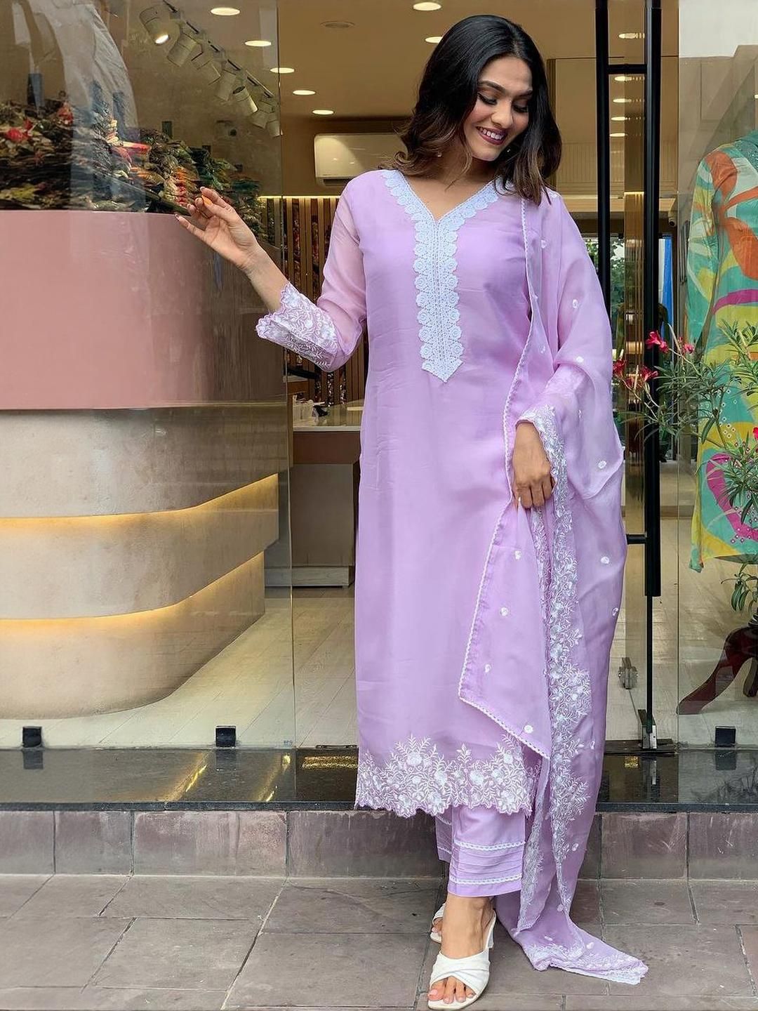 URMIR FASHION Women Lavender Pleated Kurta with Trousers & With Dupatta