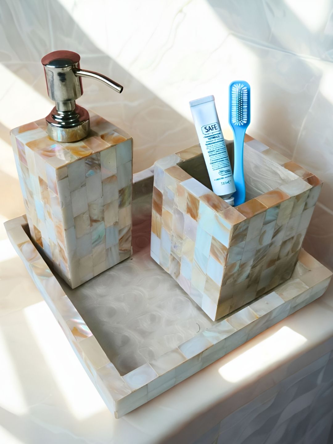 THE HOME CO. Blue & Beige 3 piece Abstract Wood Bath Accessories Set-picture-39