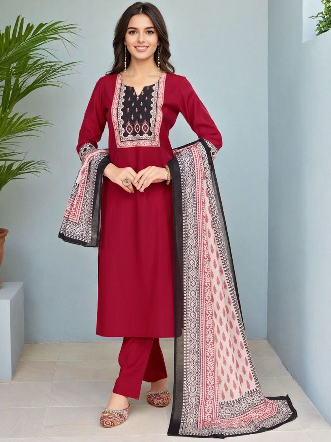SZN Women Ethnic Motifs Yoke Design Regular Beads and Stones Embellished Kurta Set