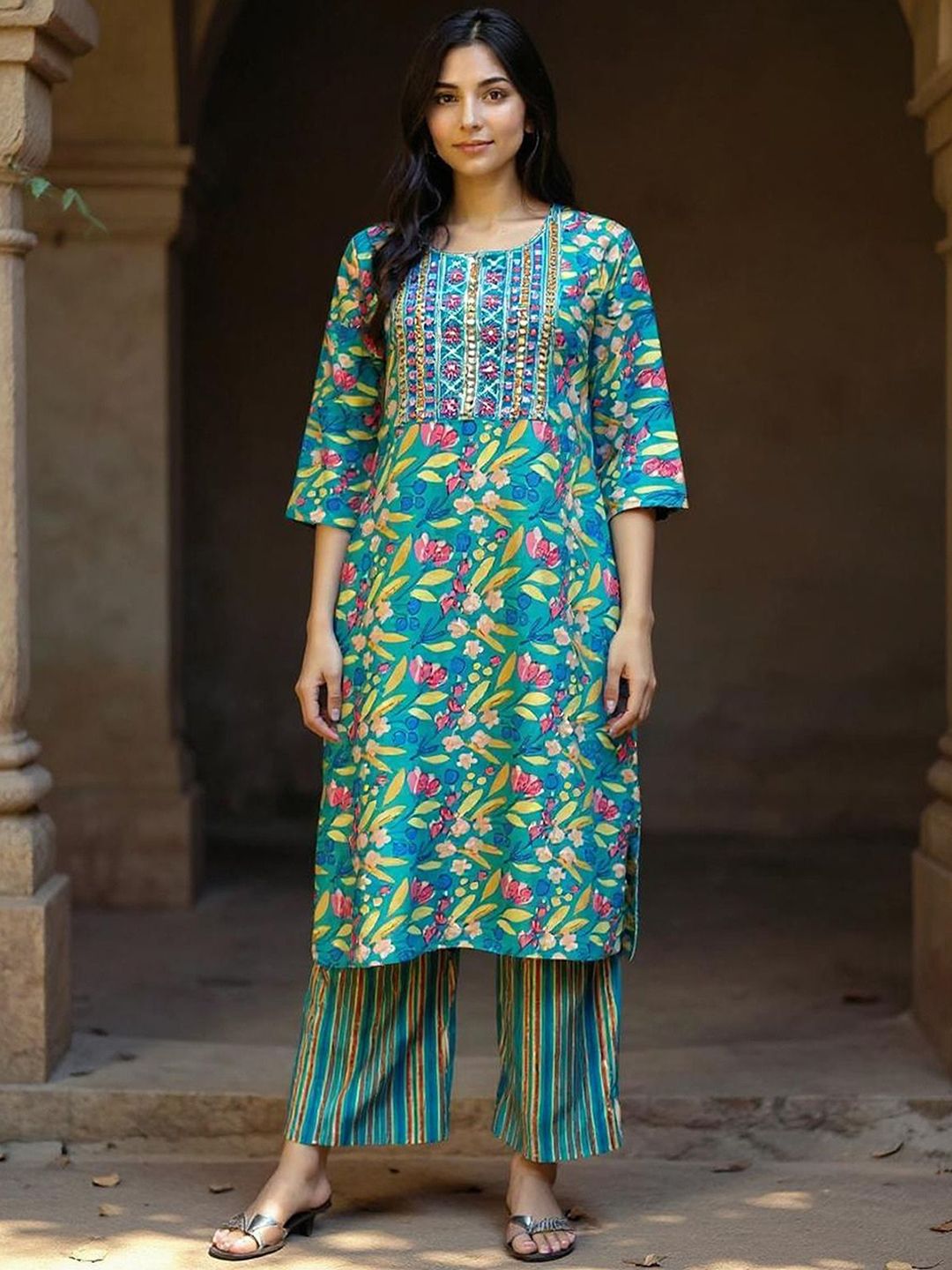 Rangita Women Floral Printed Kurta with Palazzo