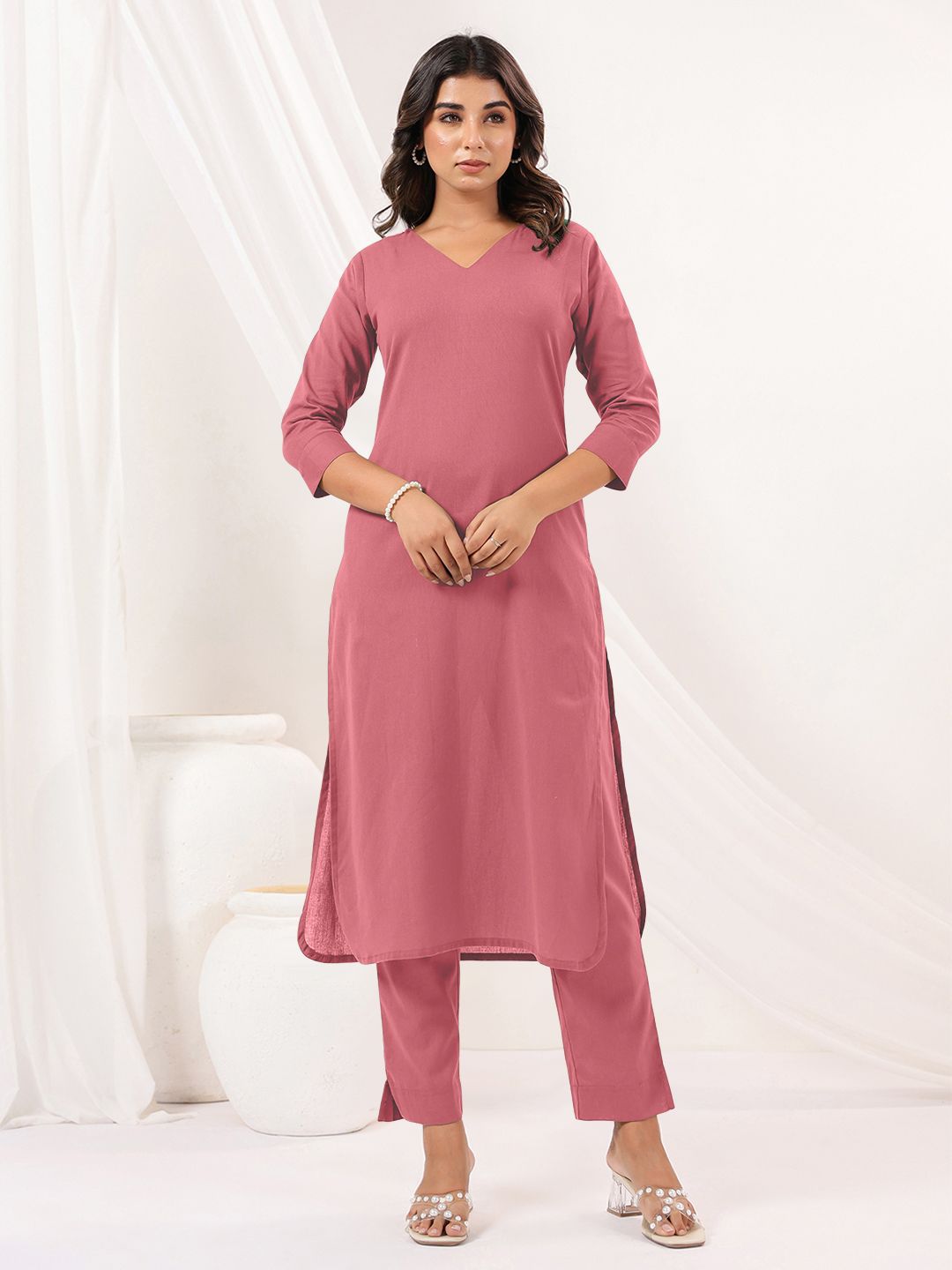 Janasya V-Neck Linen Cotton Kurta With Trousers