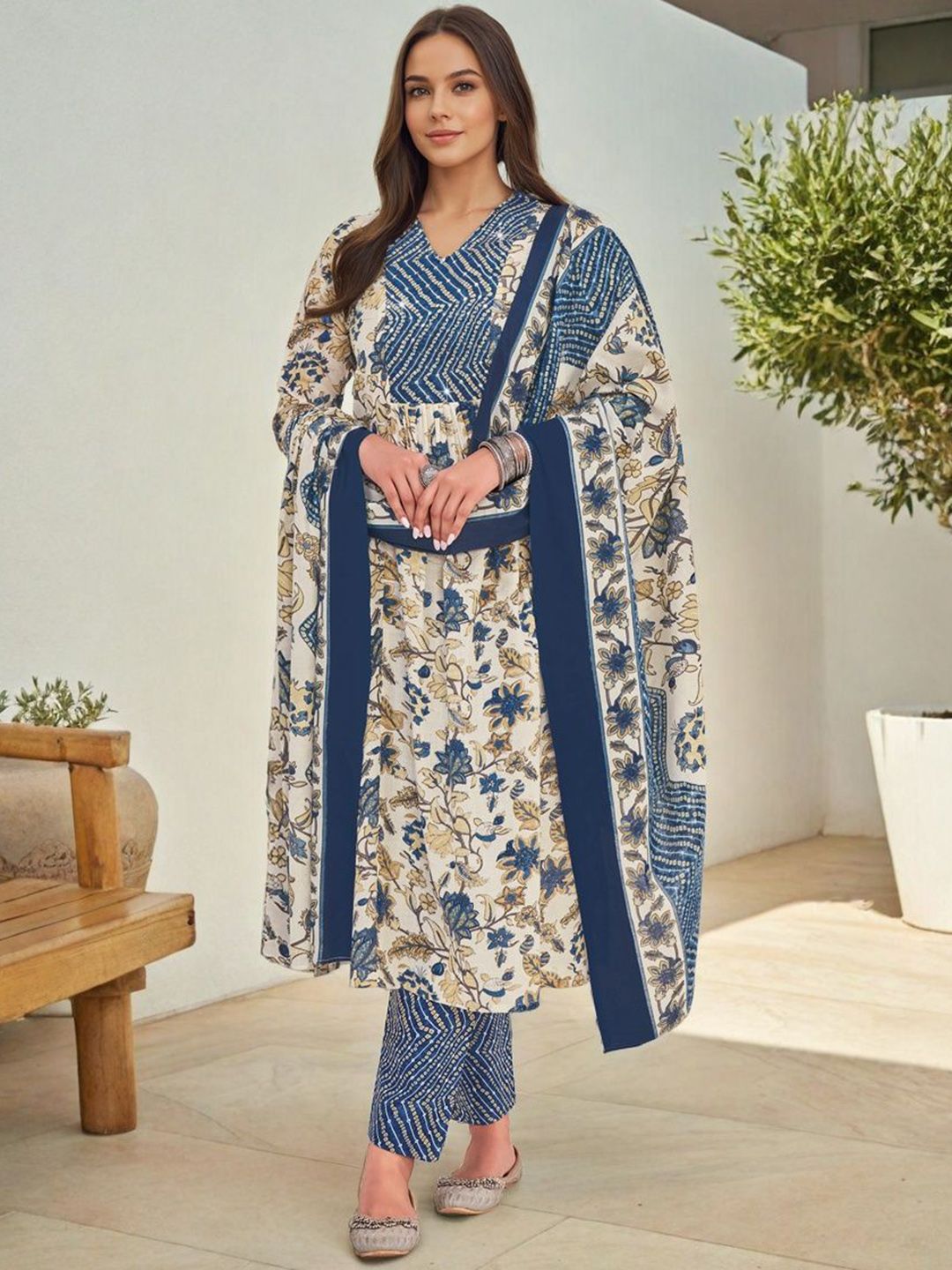 SZN Women Floral Printed Regular Pure Cotton Kurta with Trousers With Dupatta