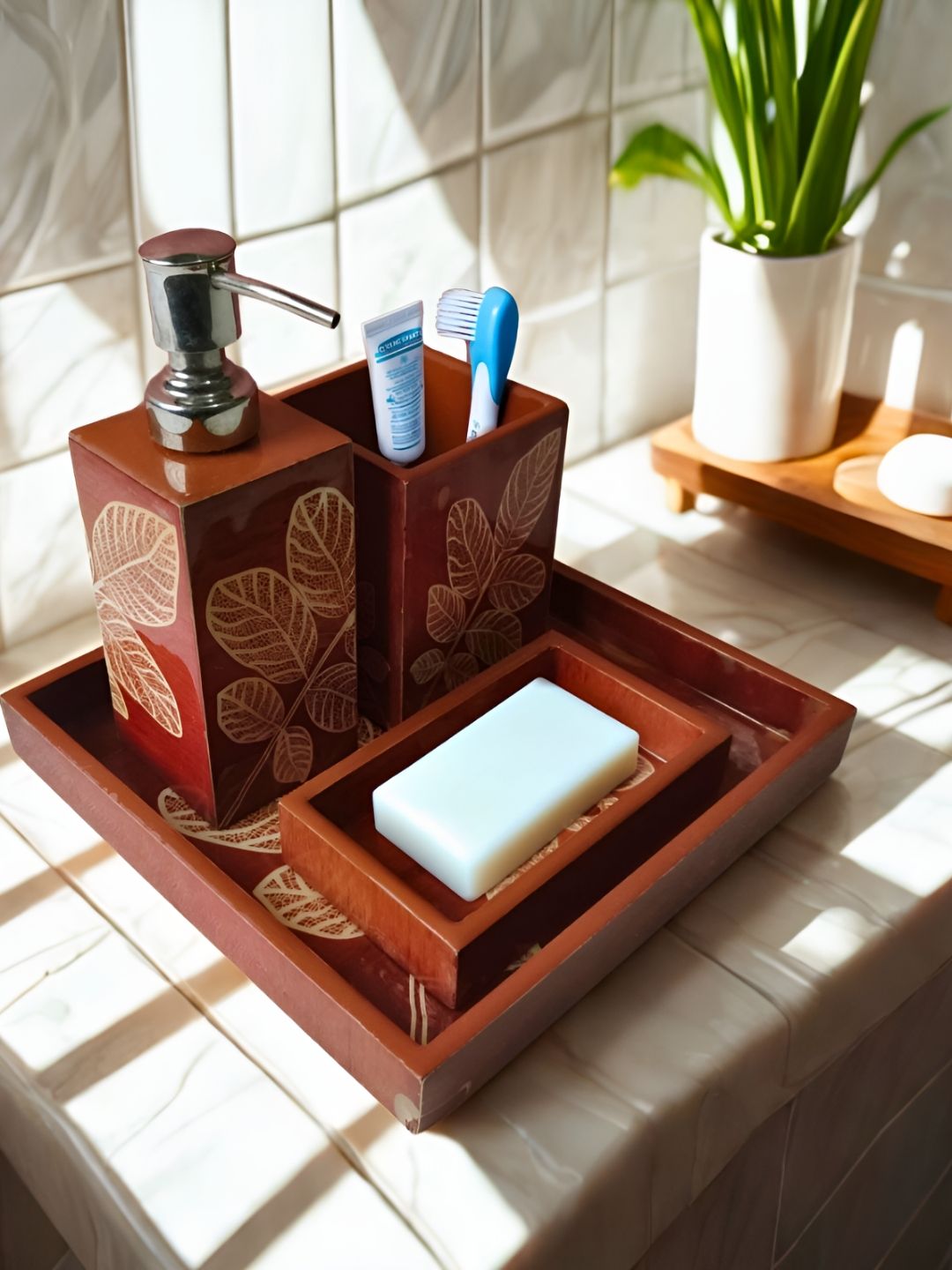 THE HOME CO. Brown & Beige 4 piece Abstract Wood Bath Accessories Set-picture-42