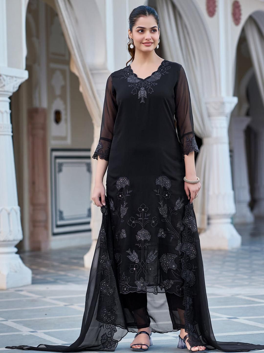CaniBani Women Ethnic Motifs Embroidered Regular Kurta with Trousers & With Dupatta