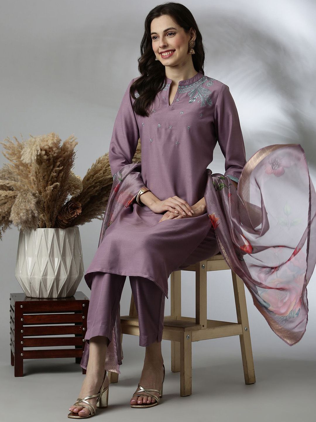 Anouk Floral Embroidered Mandarin Collar Straight Kurta with Trousers & Dupatta