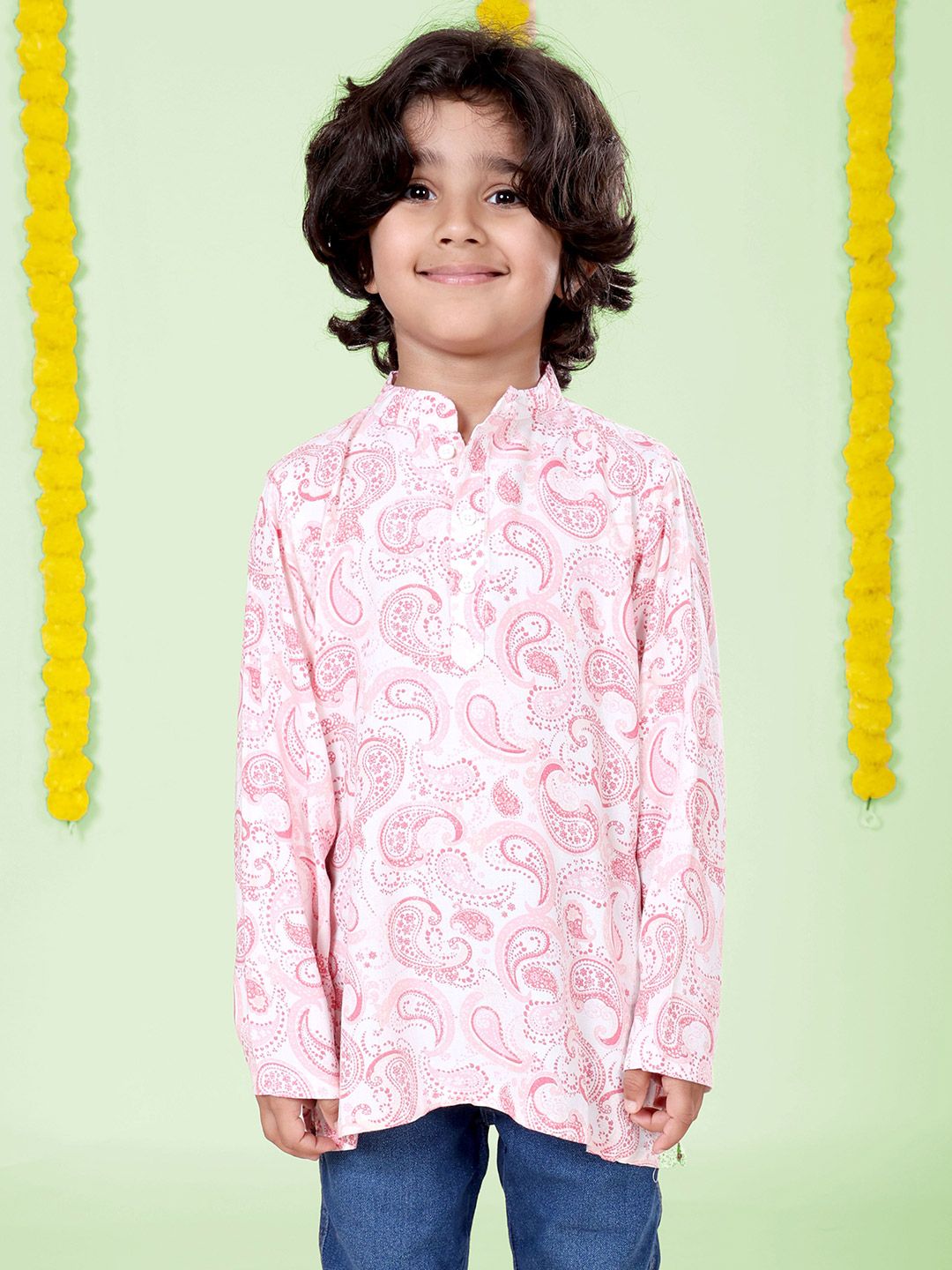 KiddoPanti Boys Paisley Printed Mandarin Collar Kurta-picture-31