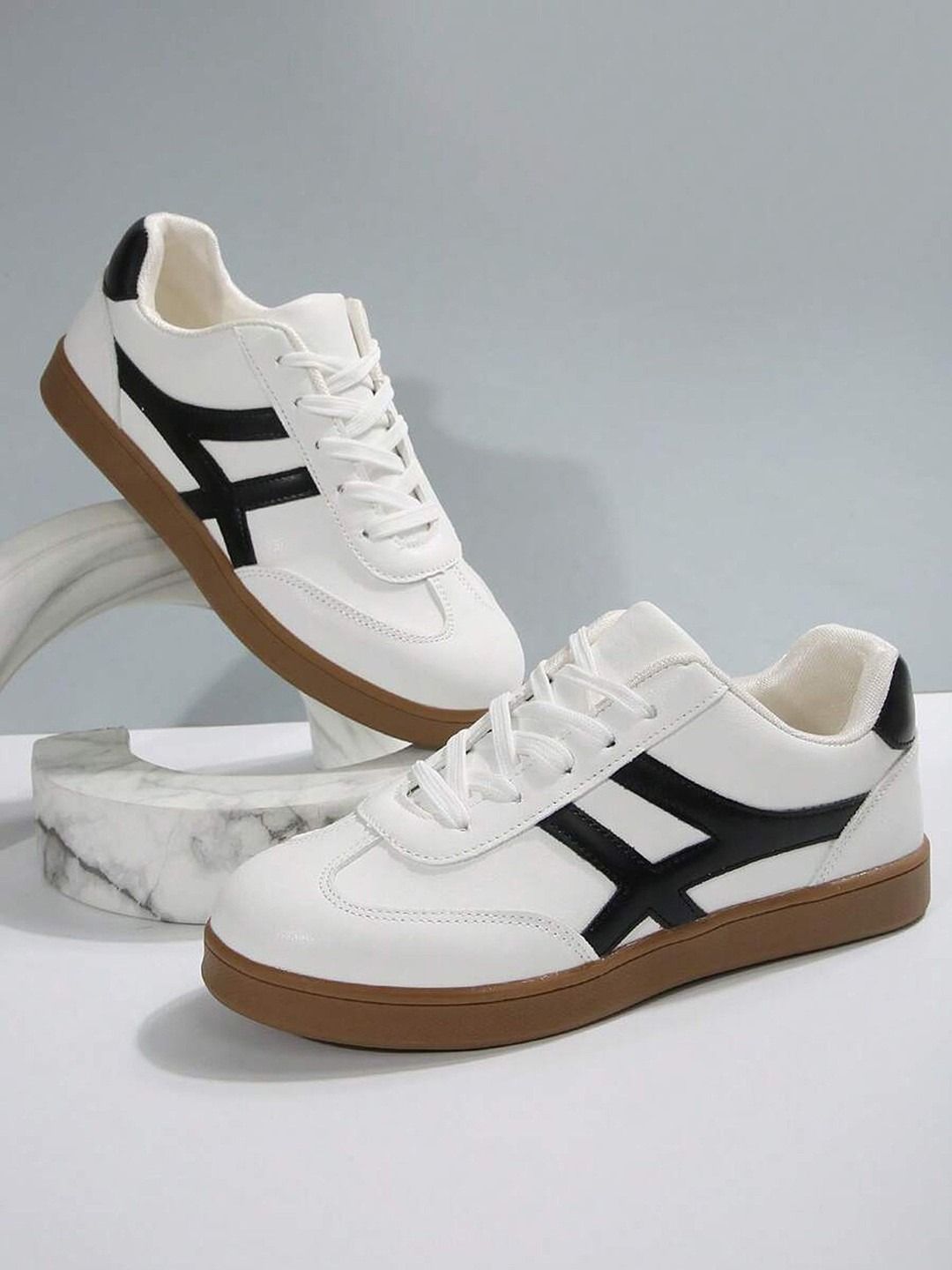 Ifah Women Colourblocked Lightweight Sneakers-picture-10