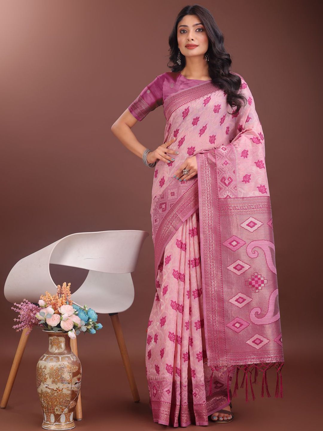 Astita Ethnic Motifs Woven Design Zari Saree-picture-33