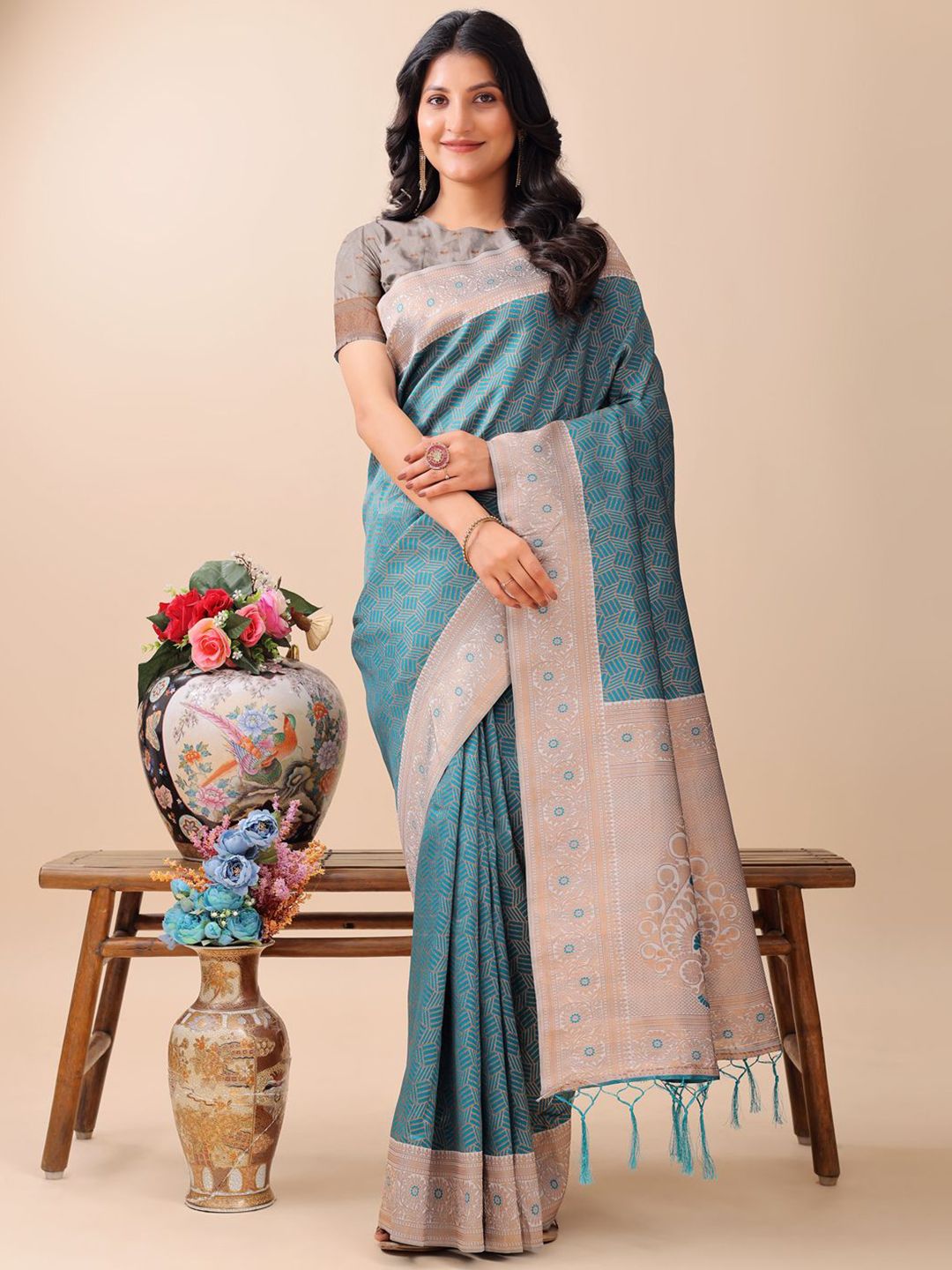 Astita Geometric Woven Design Zari Saree-picture-19