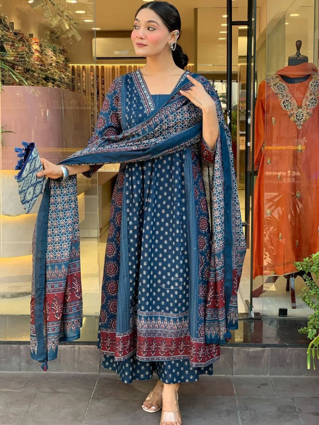 KERI PERRY Ethnic Motifs Printed Square Neck Anarkali Kurta With Palazzos & Dupatta