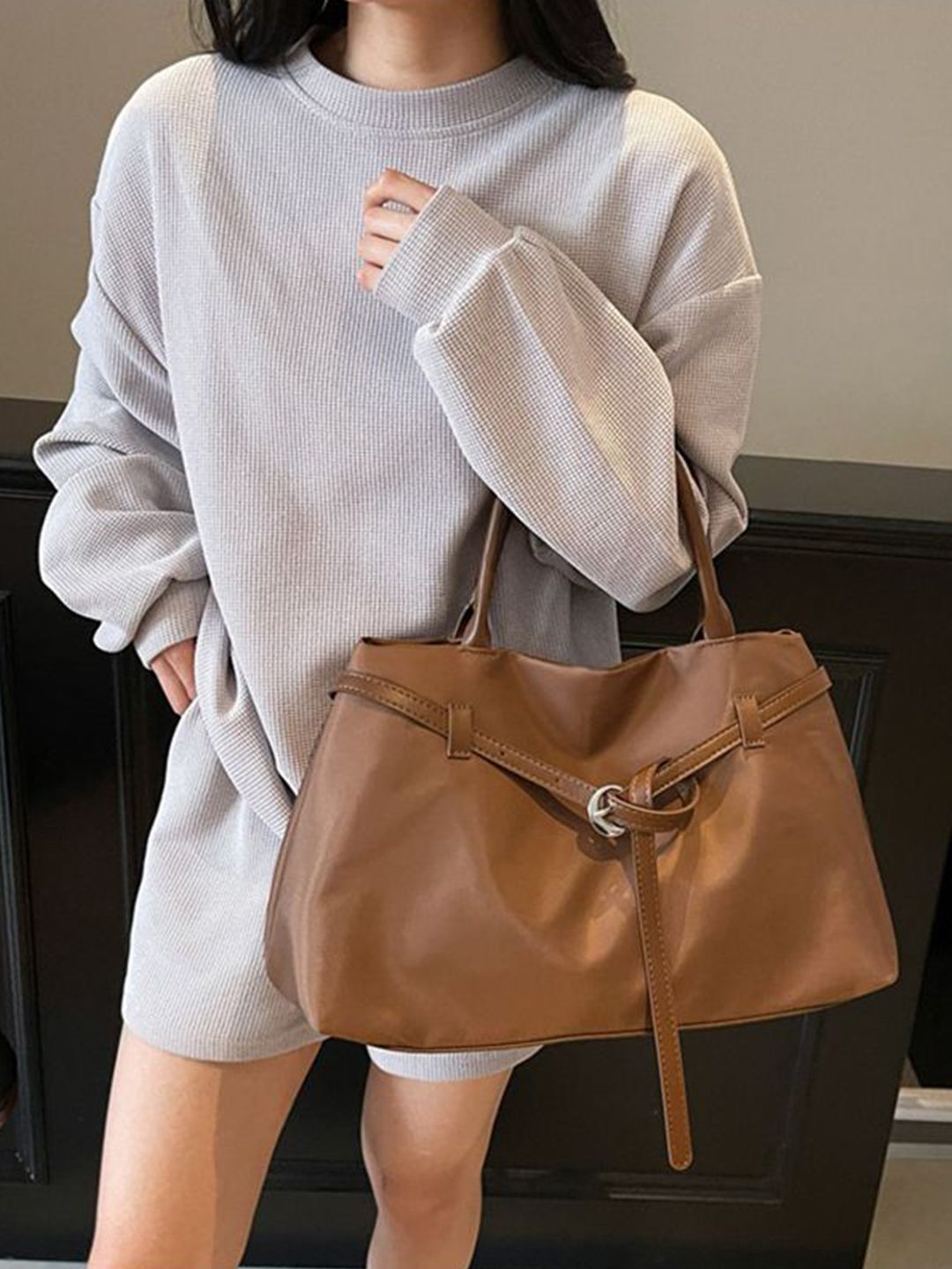 StyleCast x Revolte Bowling Tote Bag-picture-32