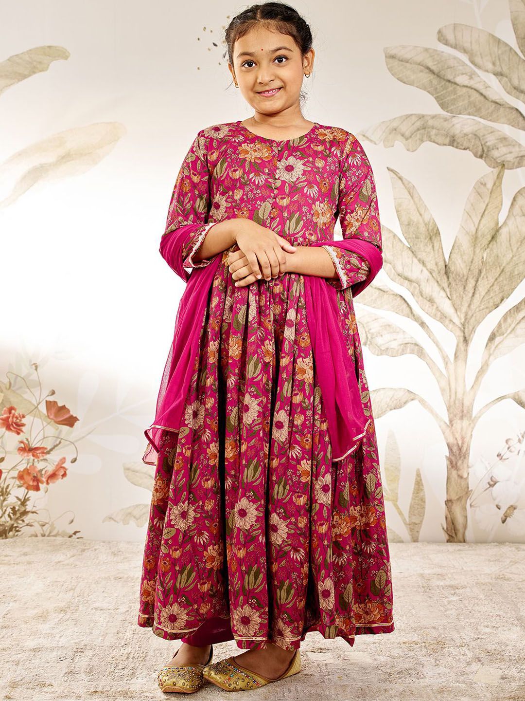 VASTRAMAY Girls Floral Printed Empire Pure Cotton Kurta with Pyjamas & Dupatta