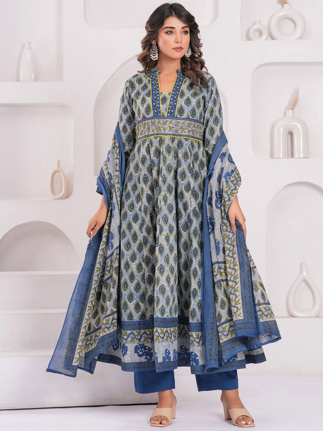 EtnicaWear Printed Yoke Design Beads and Stones Pure Cotton Kurta With Trousers & Dupatta