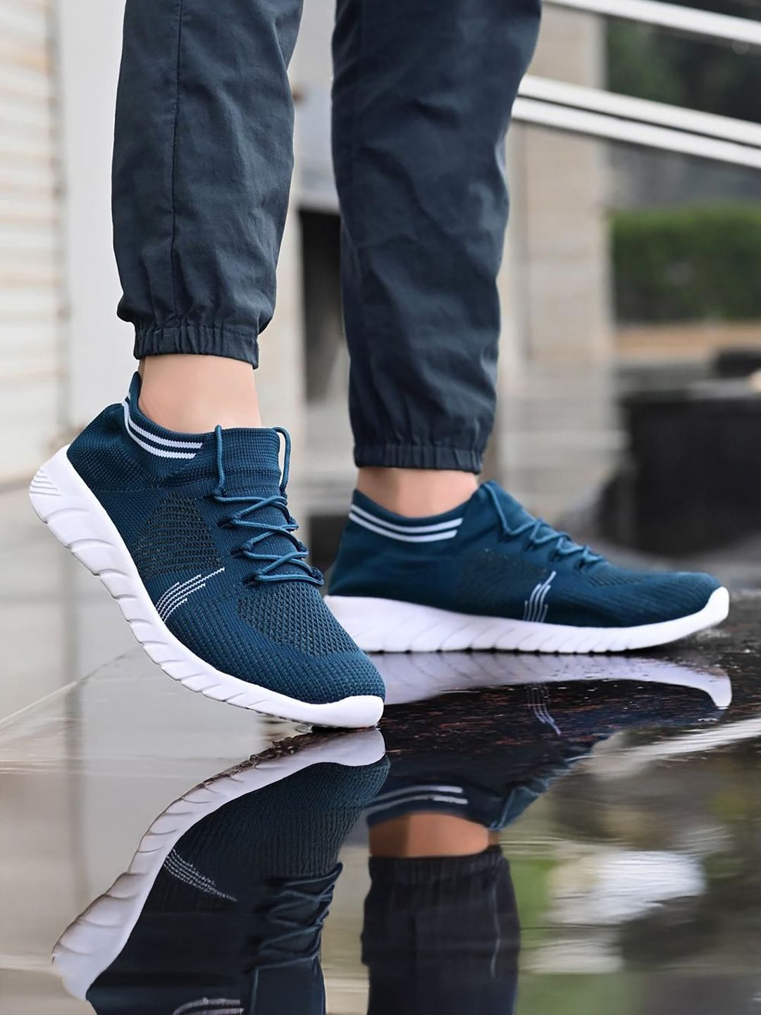 BIRDE Men Mesh Walking Non-Marking Shoes-image-12