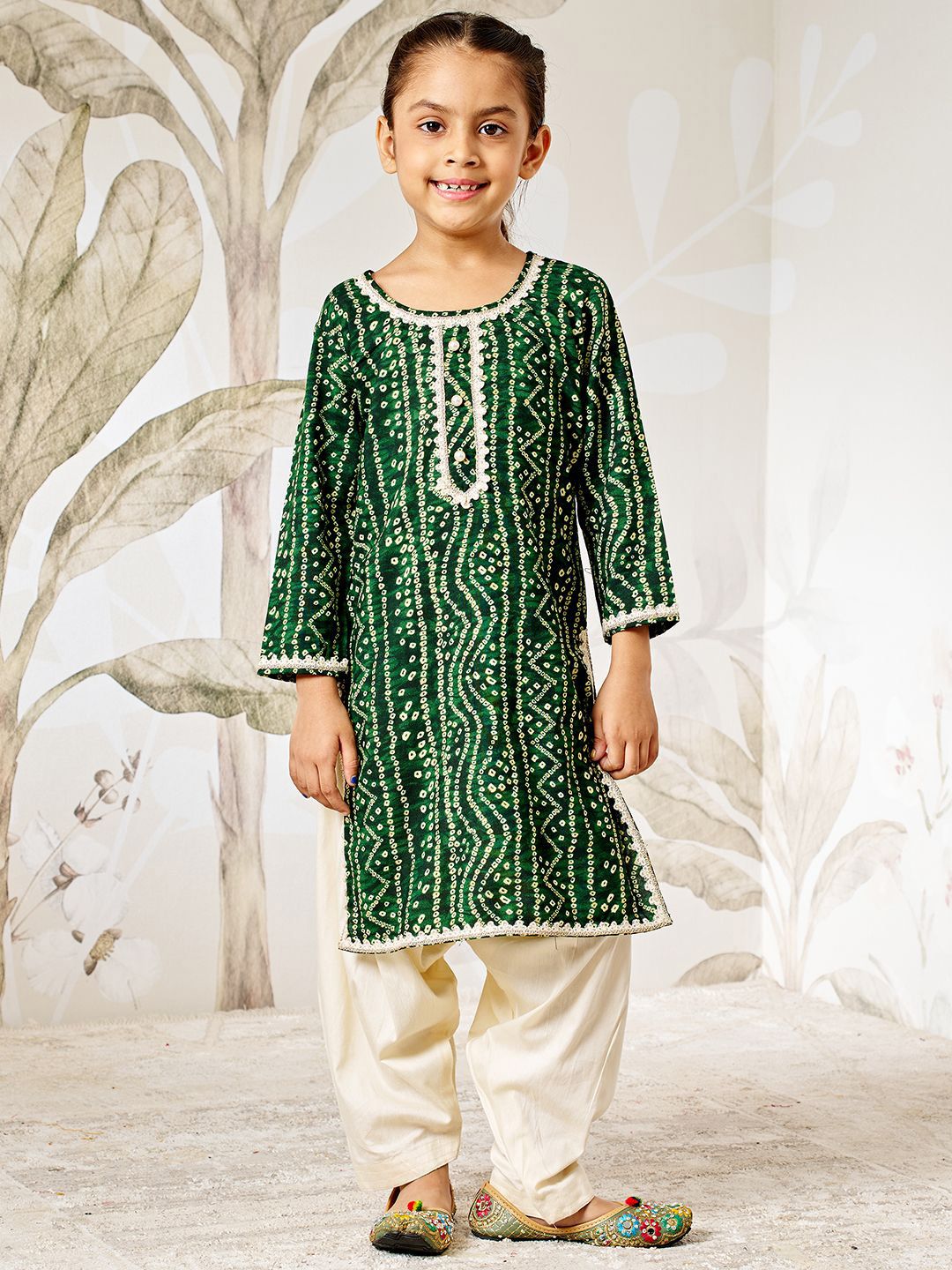 VASTRAMAY Girls Bandhani Printed Regular Kurta with Patiala-picture-39