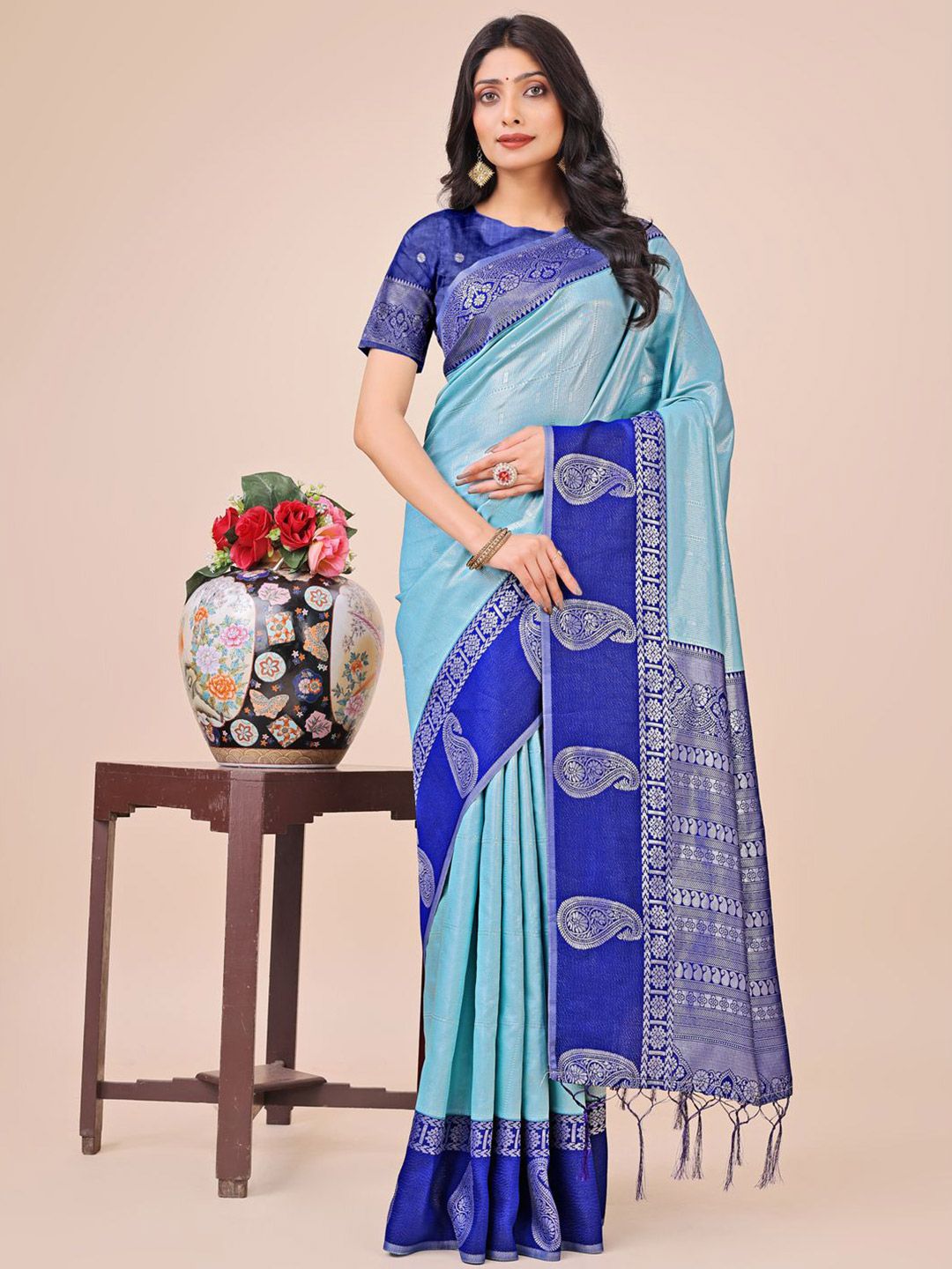 Astita Striped Woven Design Zari Saree-picture-11