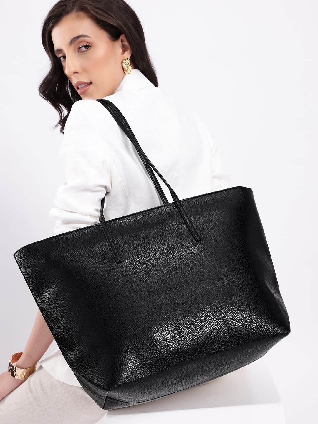 MANGO Textured Oversized Structured Shoulder Bag-picture-17