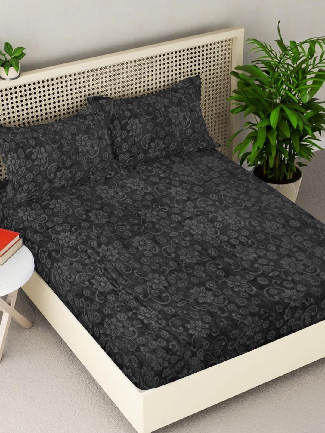 Myntra Elegant Homes Grey Floral Woollen 300 TC Fitted Double King Bedsheet Set-2.5mX2.25m-picture-27