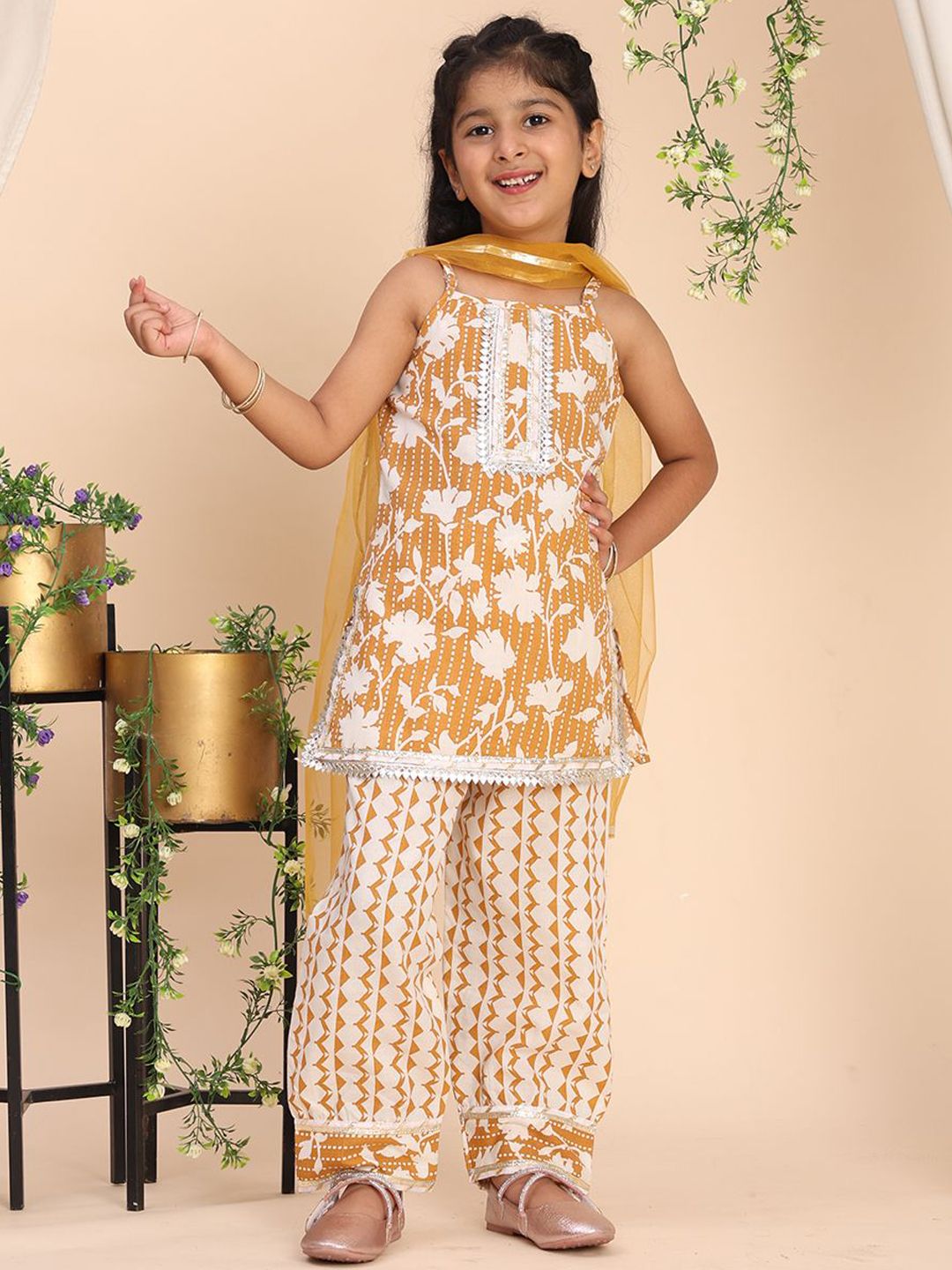 Cutiekins Girls Floral Printed Kurta with Palazzo & Dupatta-picture-19