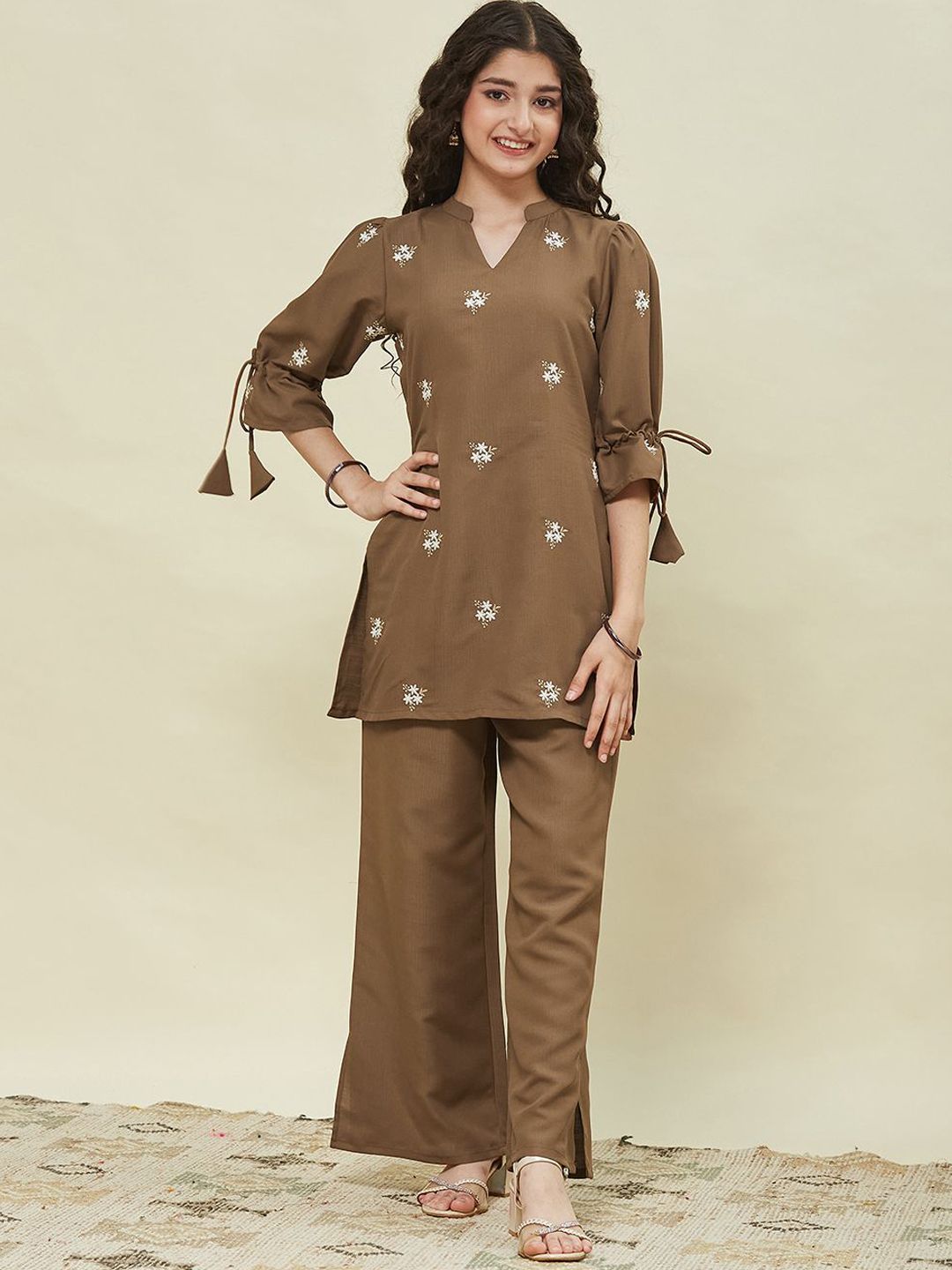 CurlyTales Girls Ethnic Motif Embroidered Thread Work Kurta with Palazzos-picture-38