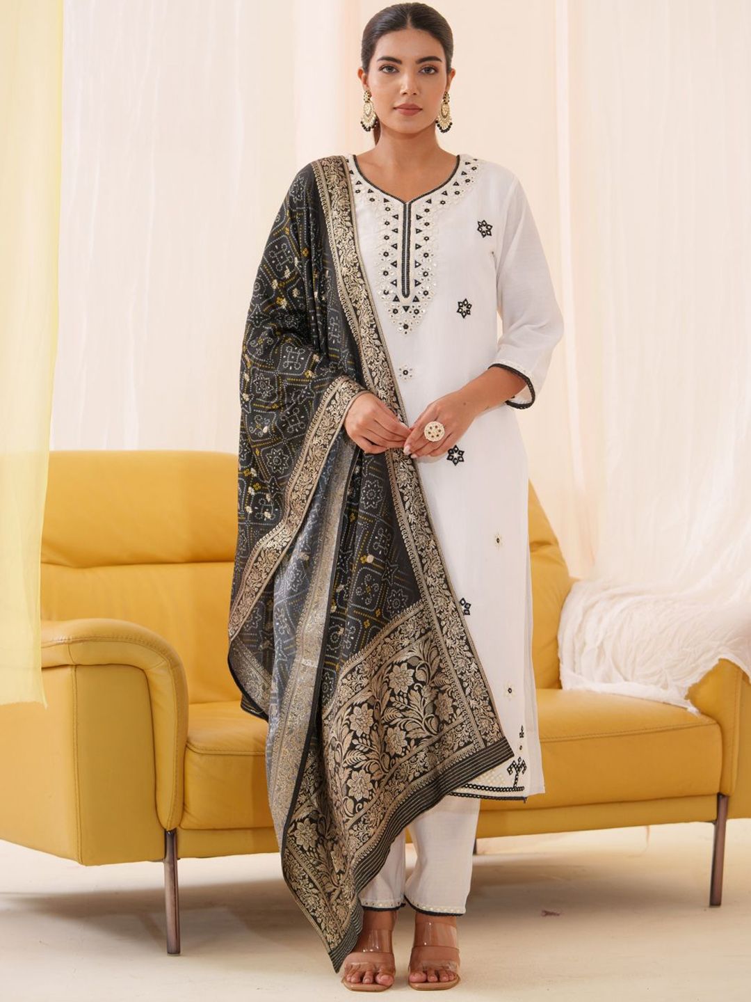 House of Pataudi Geometric Embroidered Round Neck Straight Kurta With Trouser & Dupatta-picture-51