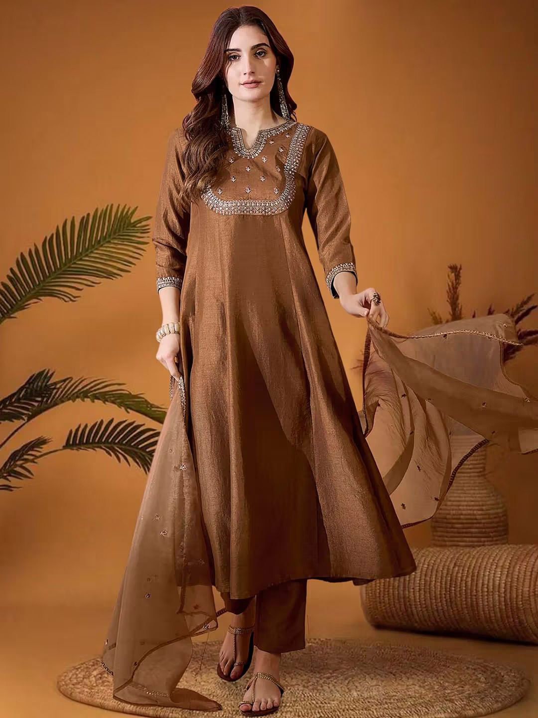 CREEPER Women Floral Embroidered Thread Work Chanderi Silk Kurta With Trousers & Dupatta