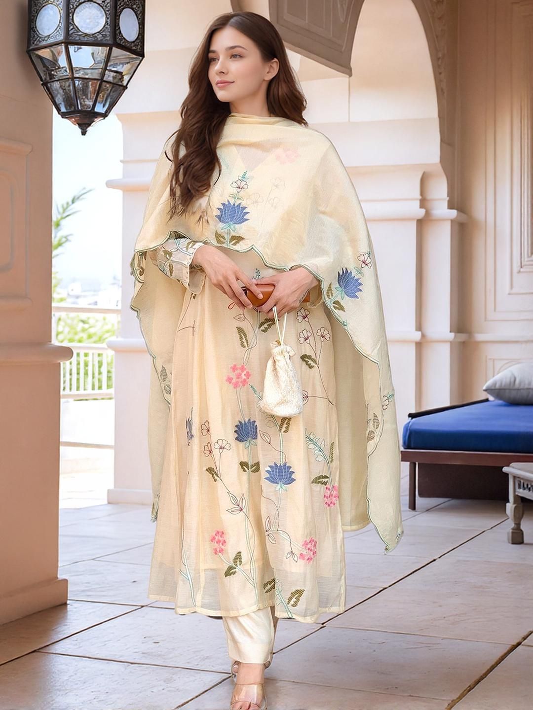 Aaghnya Women Printed Viscose Rayon Kurta Sets