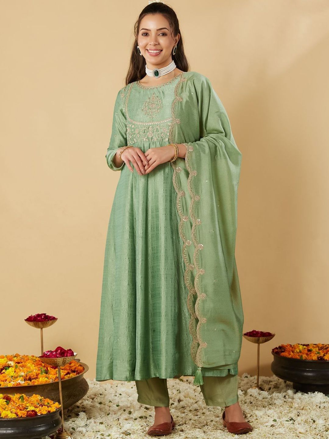 Growdamy Women Paisley Embroidered Empire Sequinned Kurta with Trousers & With Dupatta-picture-21