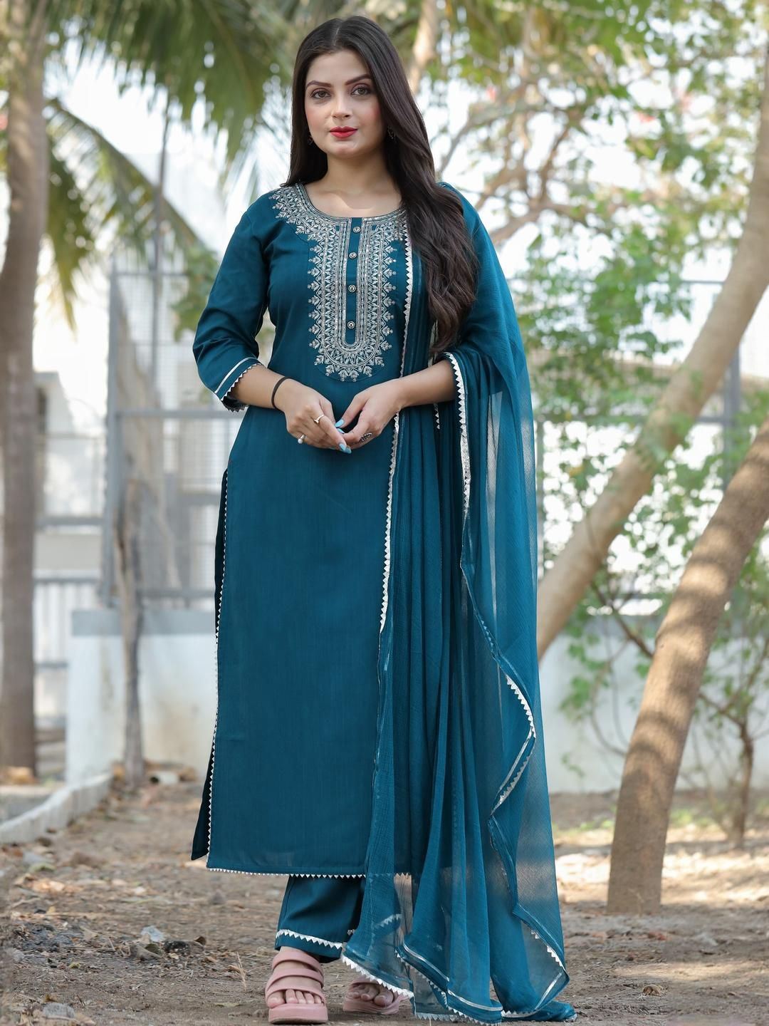 ATOXIC Women  Viscose Rayon Kurta Sets