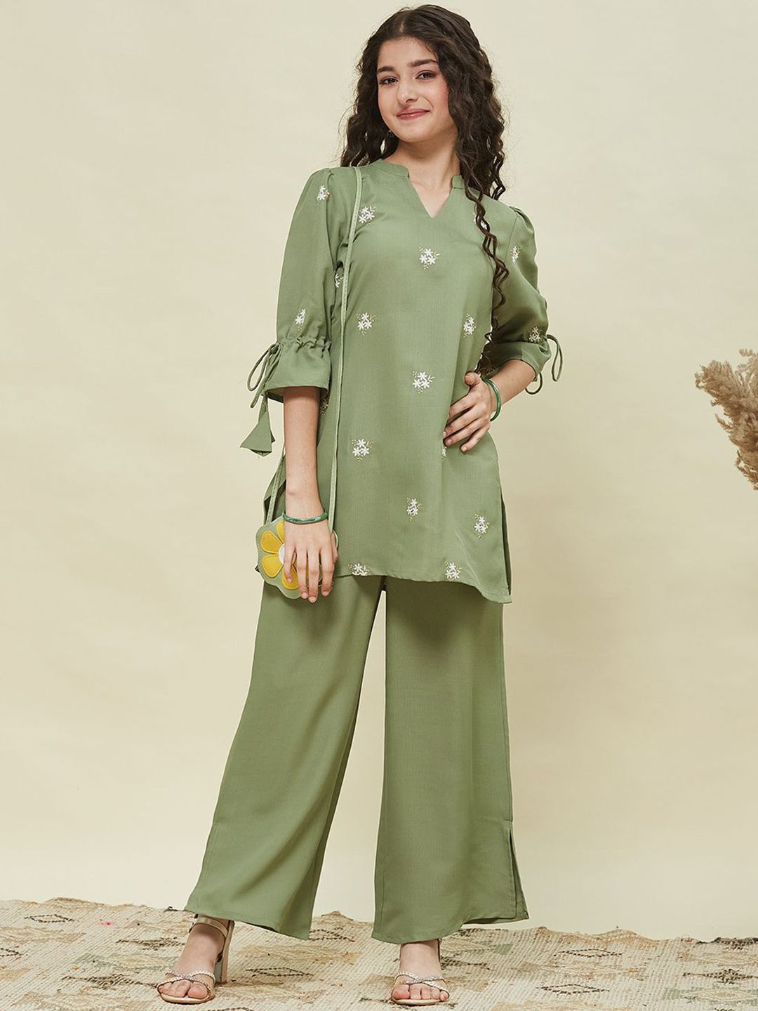CurlyTales Girls Floral Embroidered Kurta with Palazzos