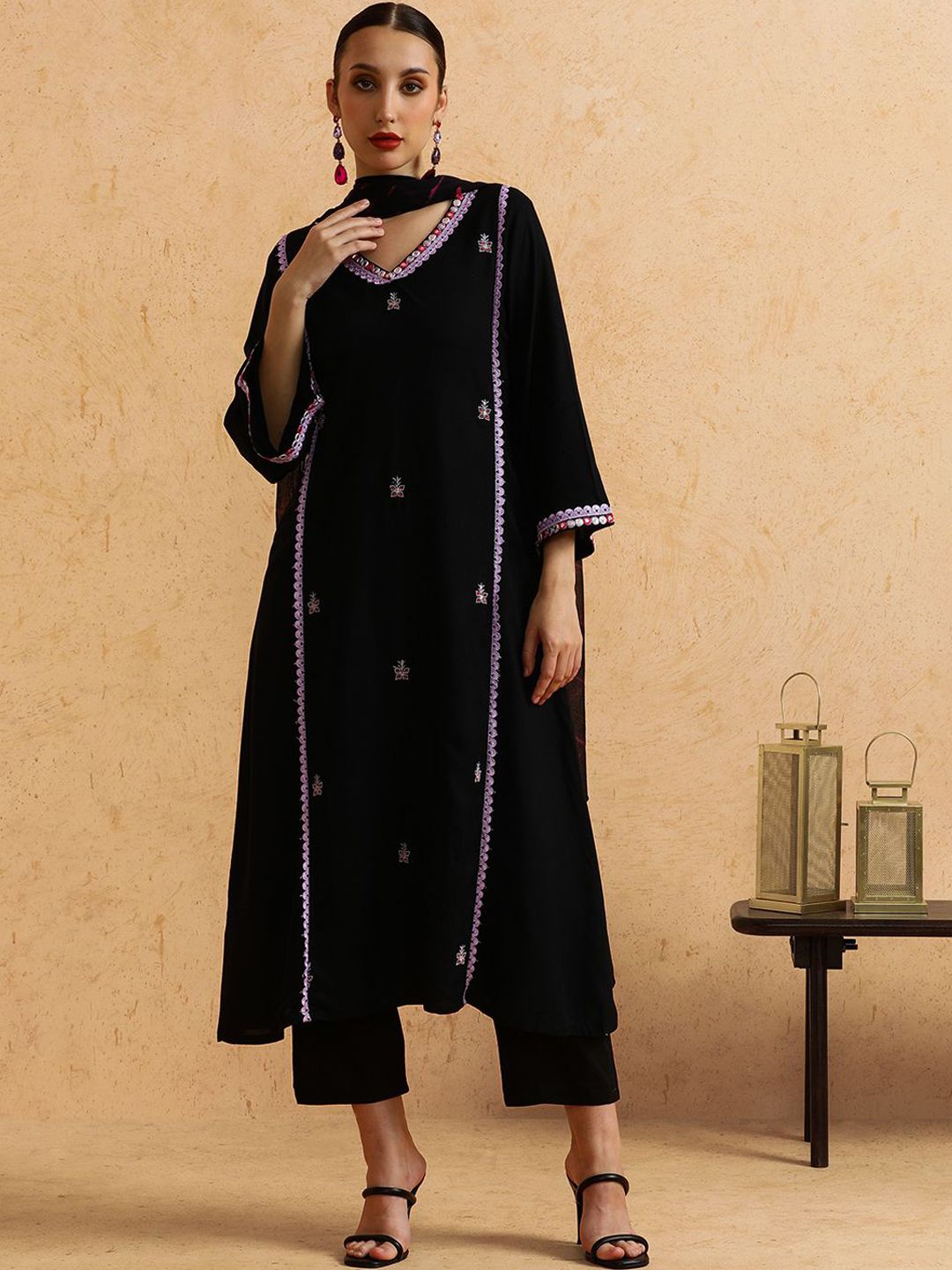 Anouk Women Floral Embroidered Kurta with Trousers & Dupatta