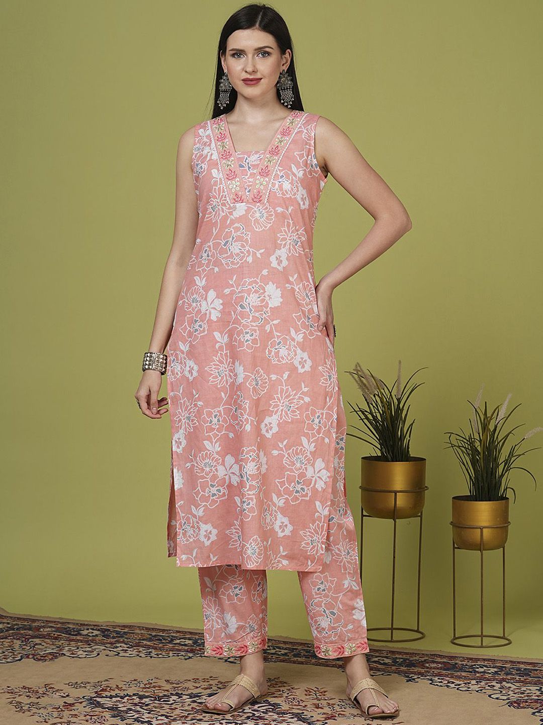FASHOR Women Floral Printed Cotton Kurta with Trousers