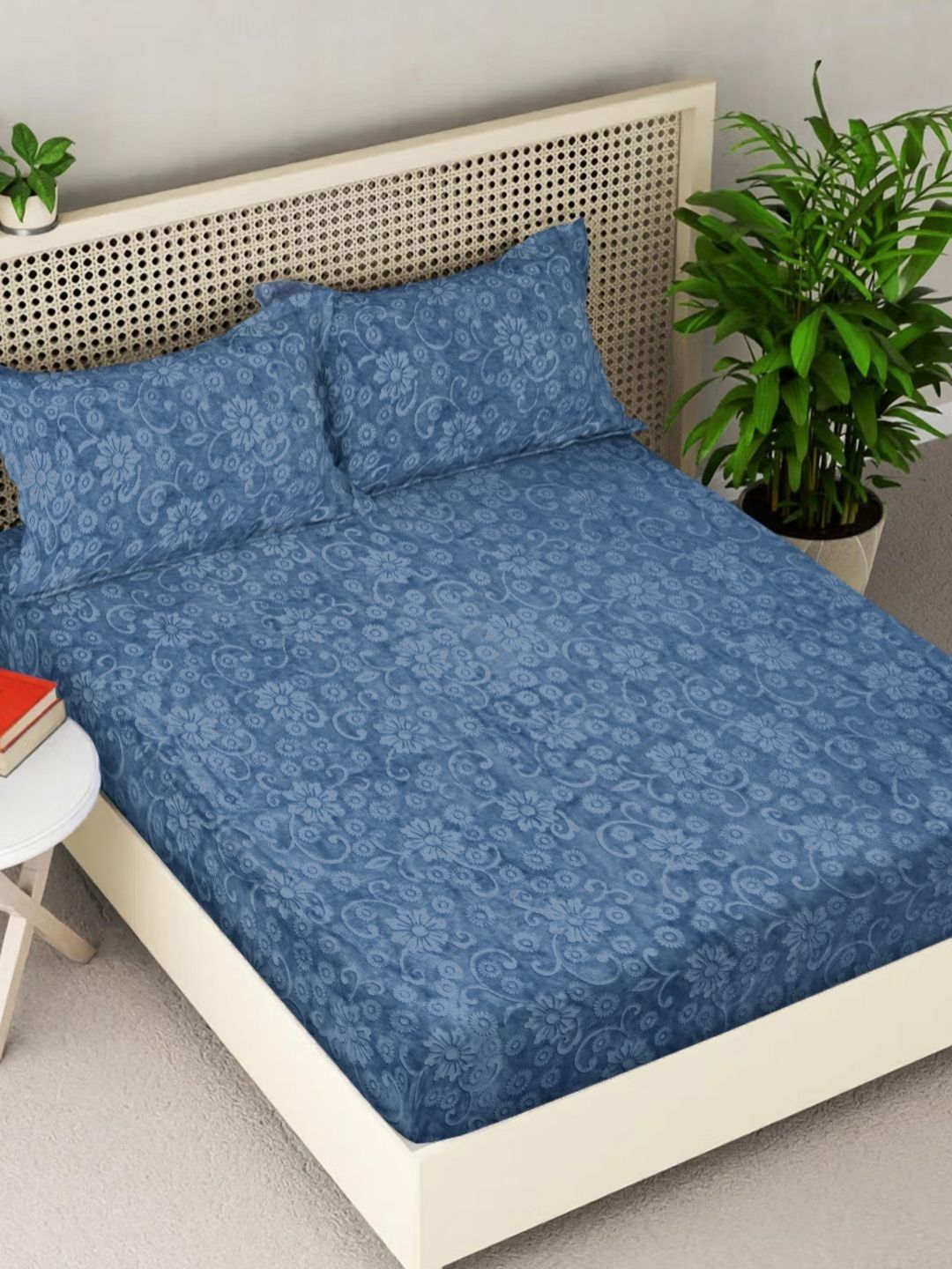 Myntra Elegant Homes Blue Floral Woollen 300 TC Fitted Double King Bedsheet Set-2.5mX2.25m-picture-41