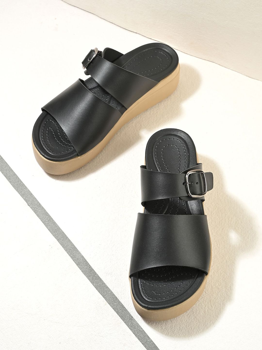 Roadster Women Open Toe Flatform Sandals with Buckles