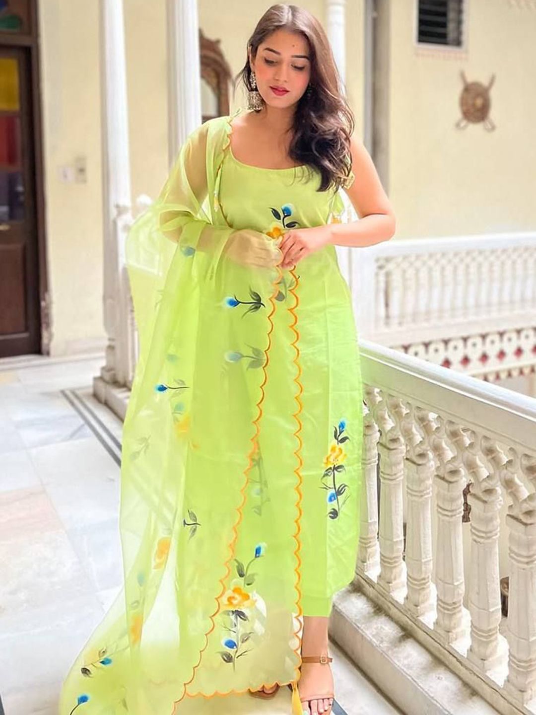 Moda Rapido Women Floral Printed Shoulder Straps Kurta with Trousers & Dupatta