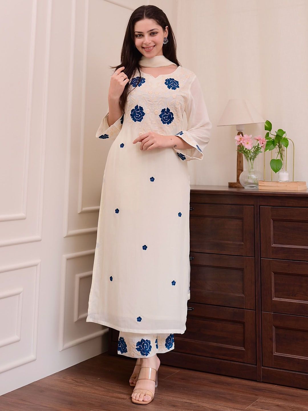 CREEPER Women Floral Embroidered Kurta with Palazzo & Dupatta